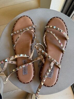 Steve Madden Brown Pyramid-Stud Strappy Sandals